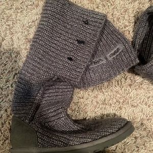 Ugg y’all boots size 6